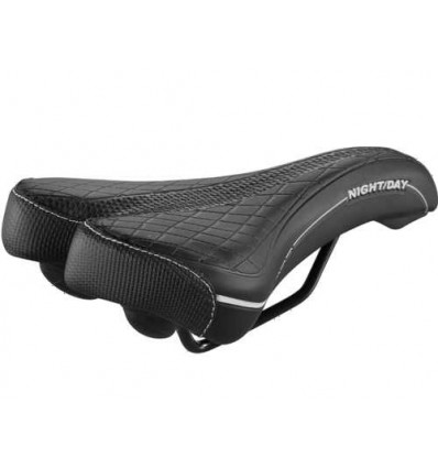 SILLIN NIGH/DAY NEGRO fabricado por Selle Monte Grappa